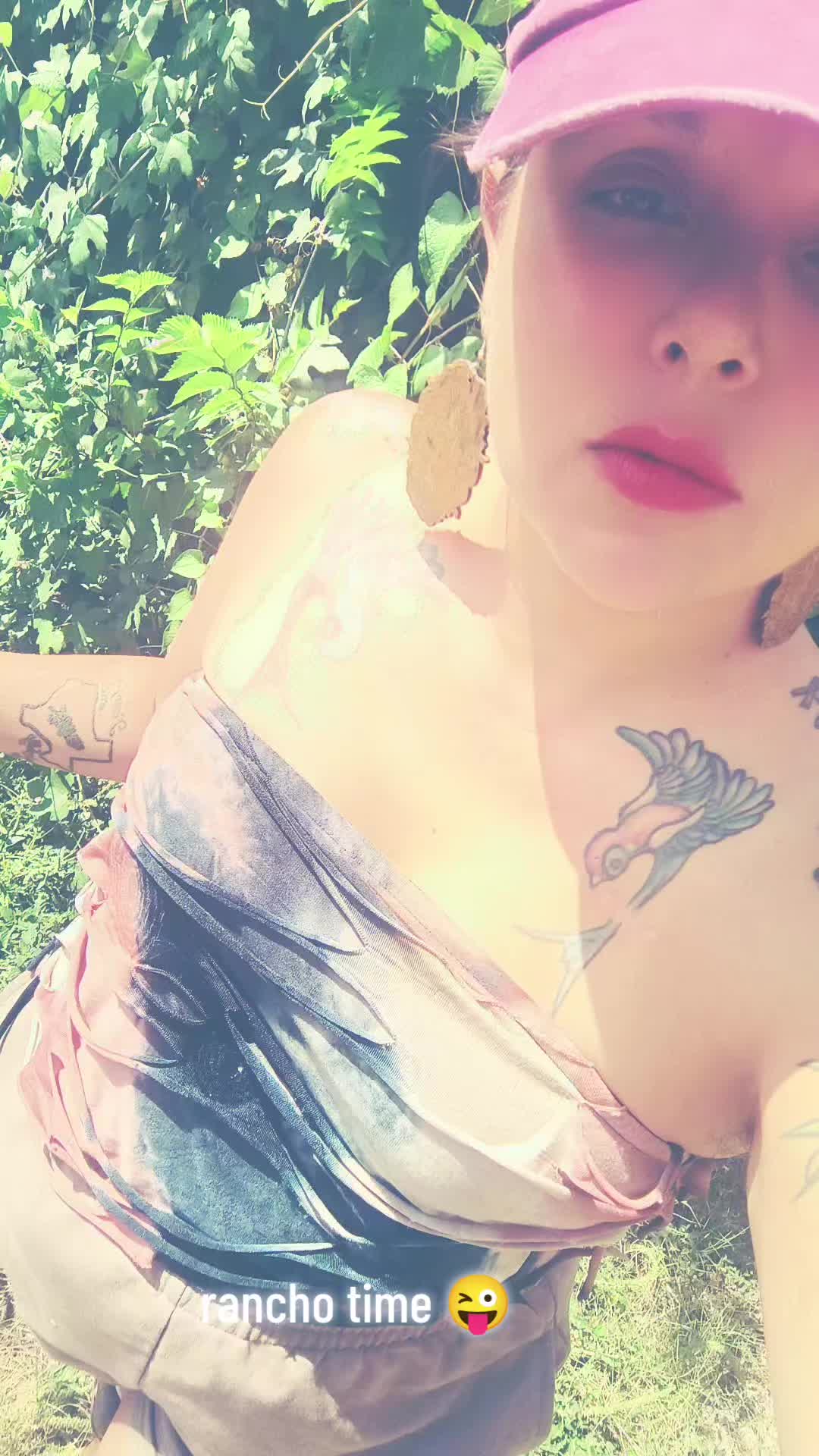 @SandeeBunny