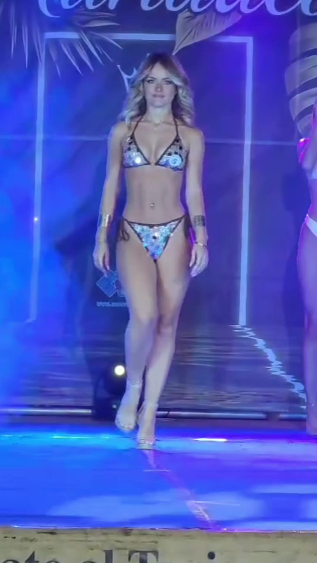 @Rossellina