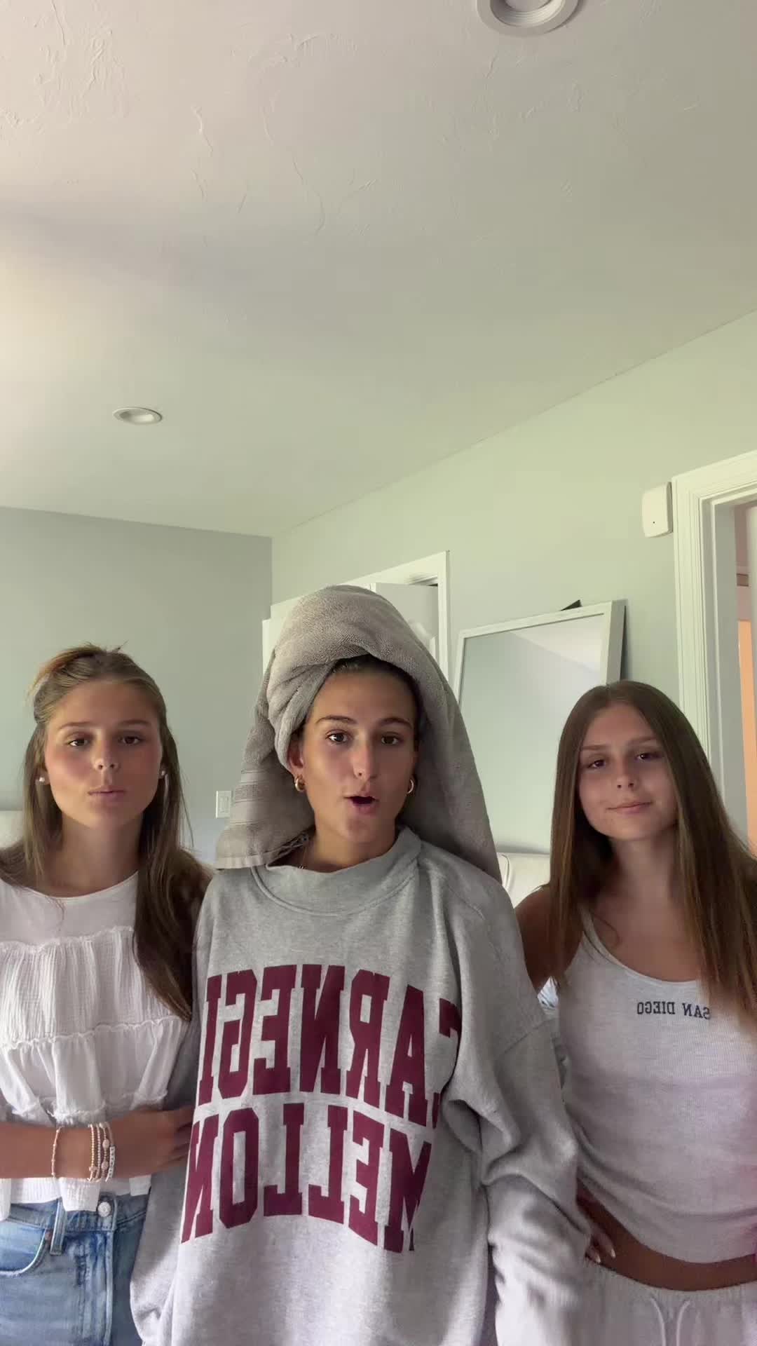 @elliana