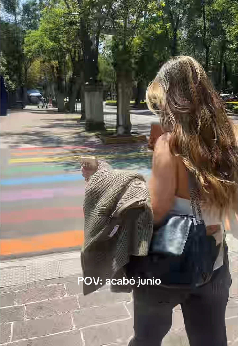 @Cris De Le&oacute;n