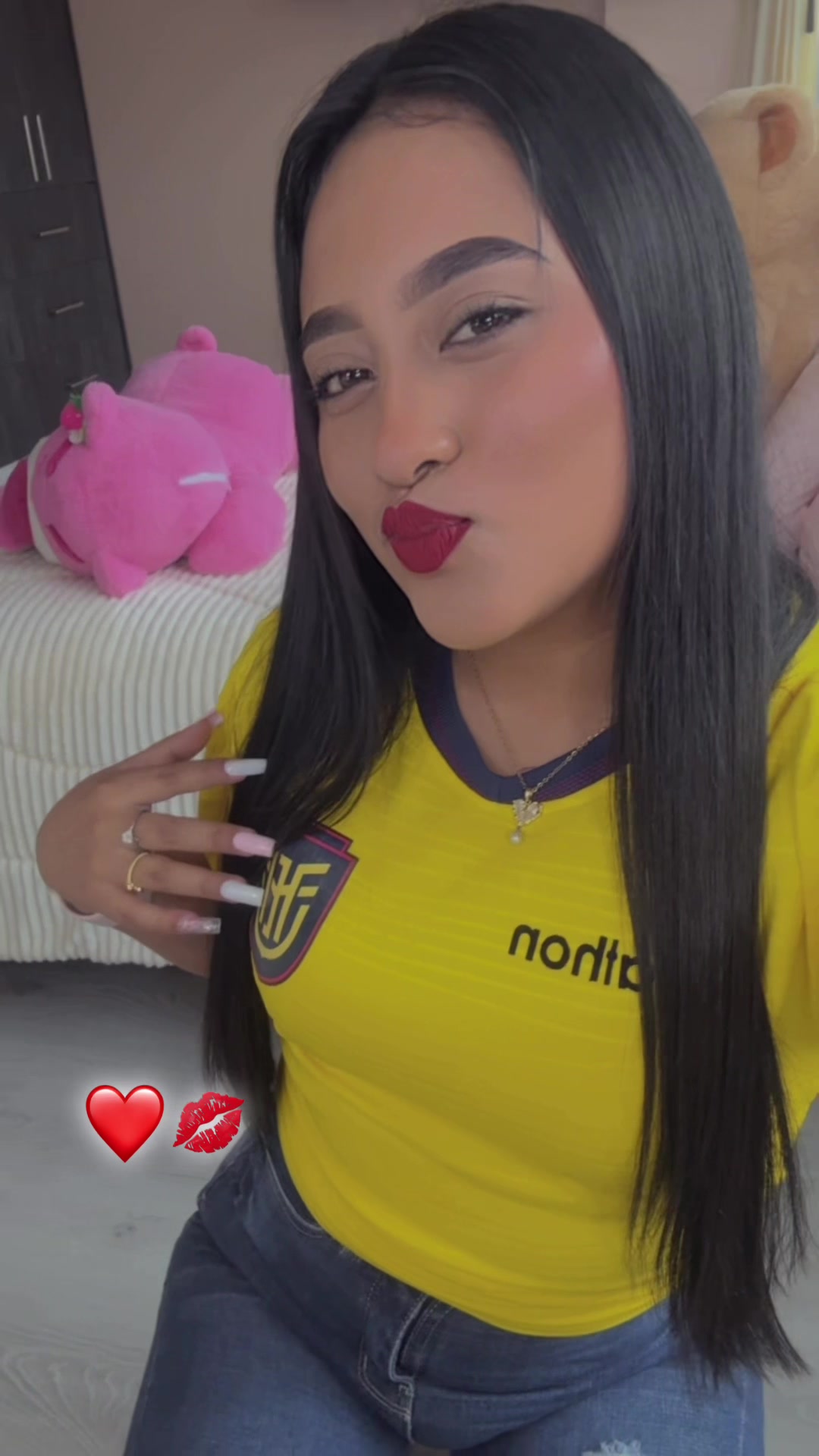 @𝑀𝐼𝐾𝐼 𝑇𝐸𝐹𝑌𝑆 👸