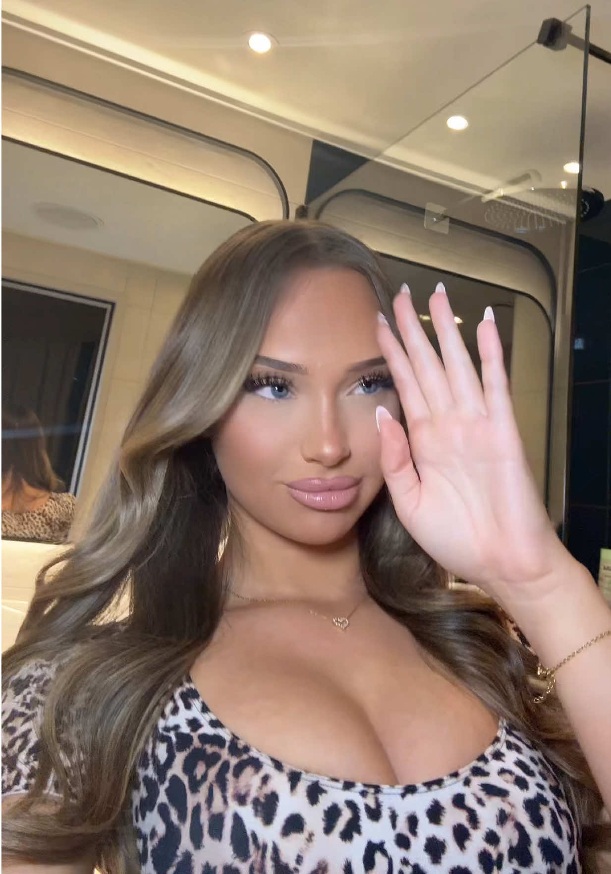 @Mia