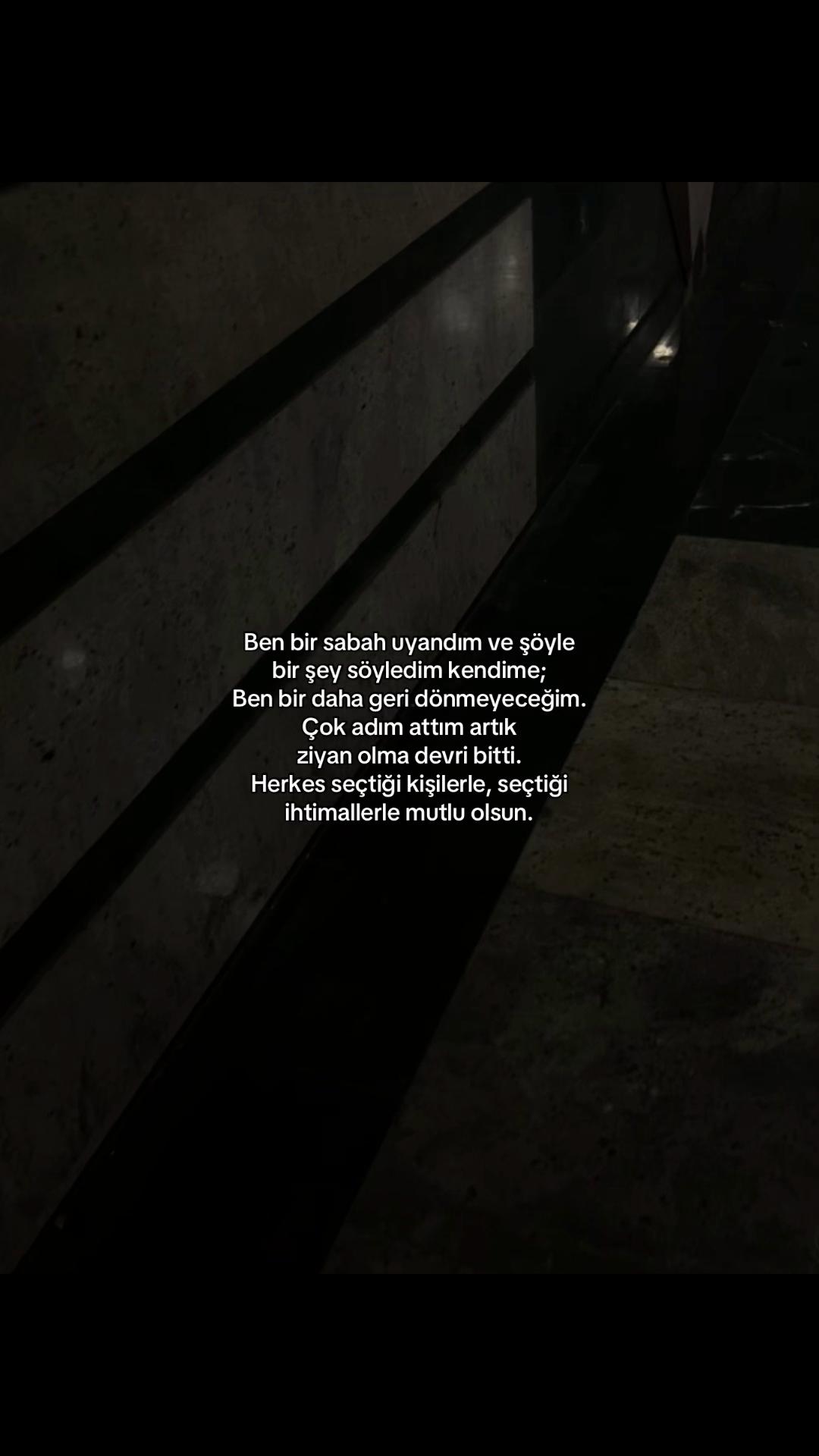 @𝓜.