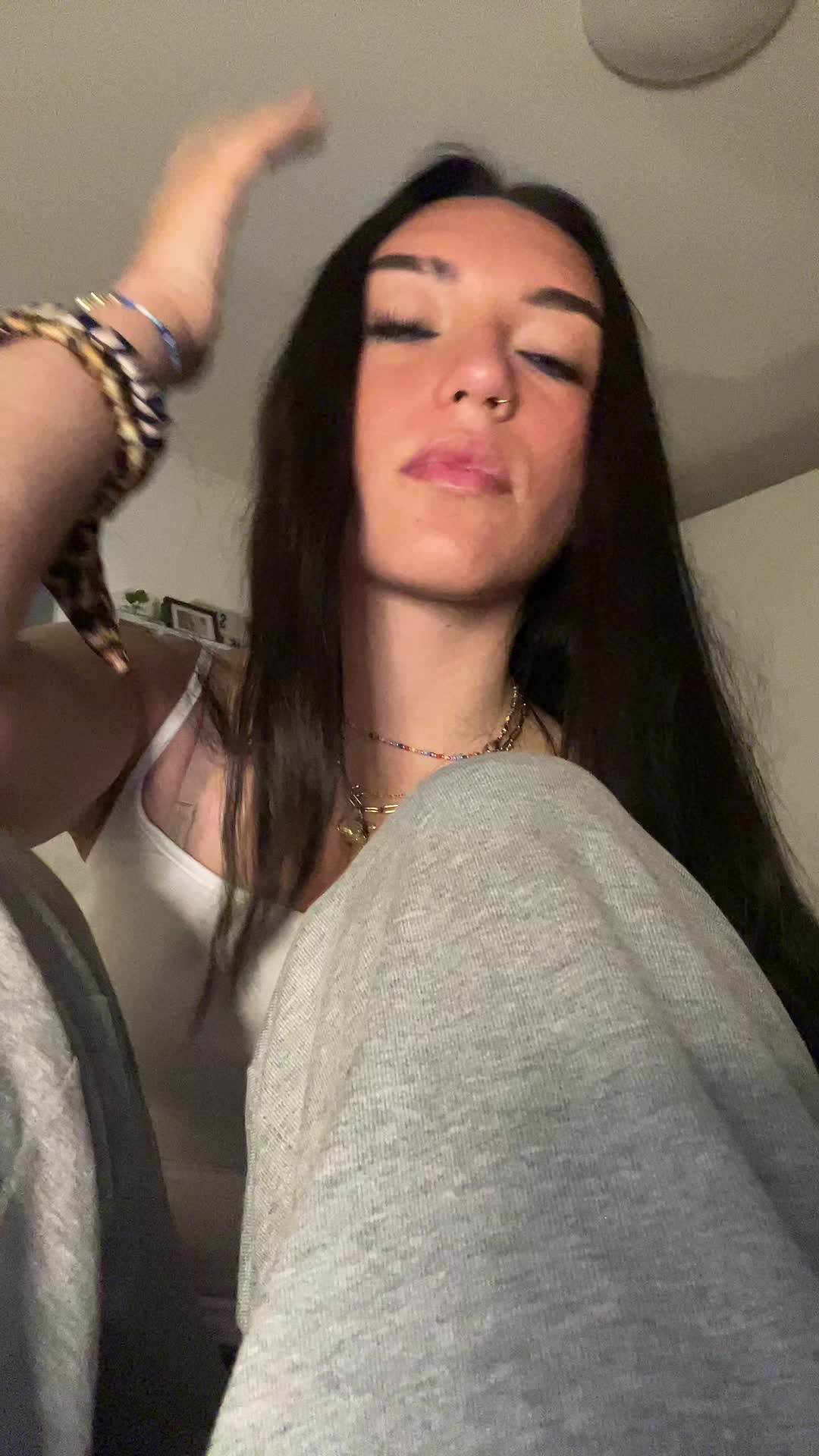 @Laura🪩🤘