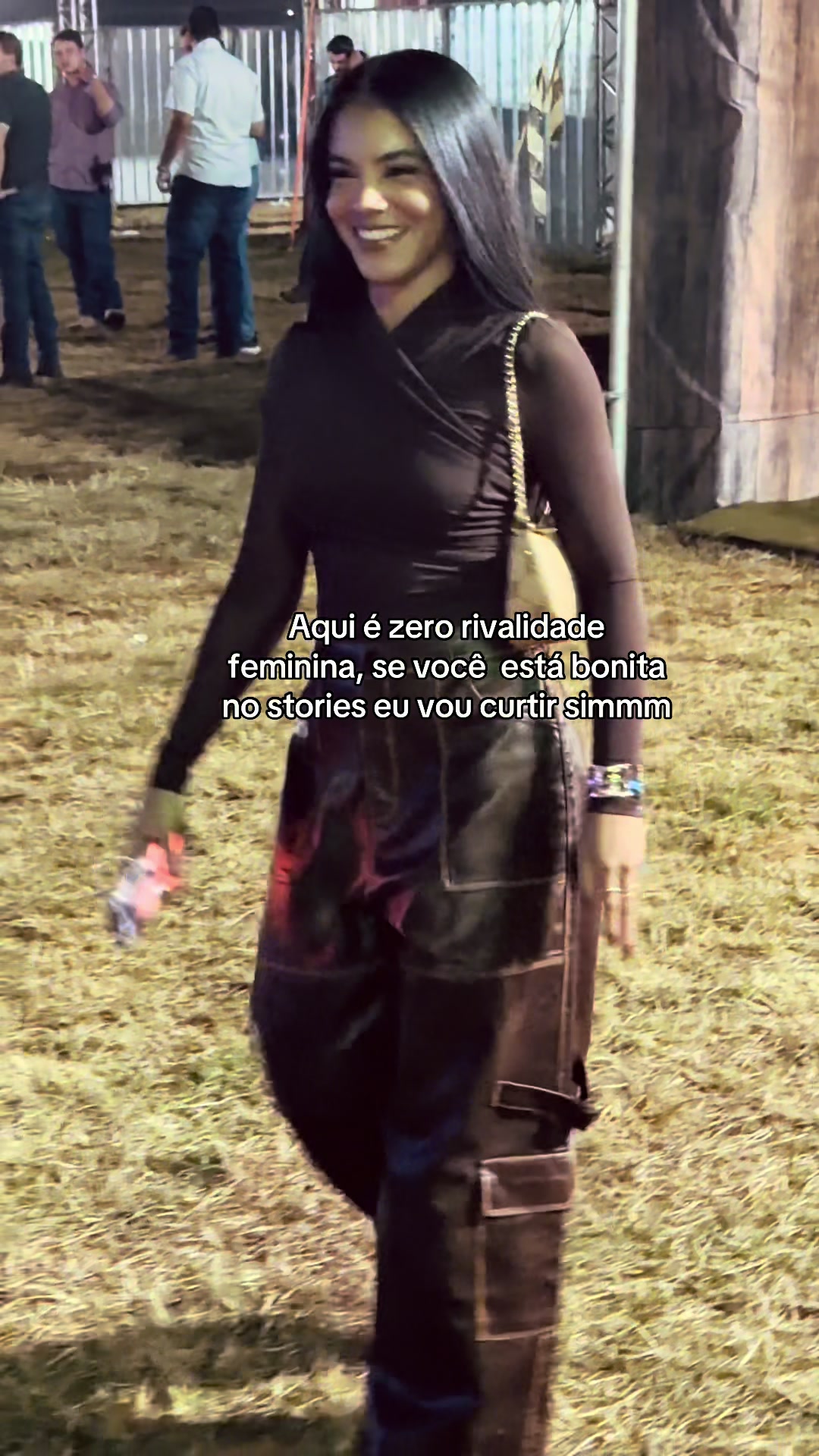 @ana beatriz