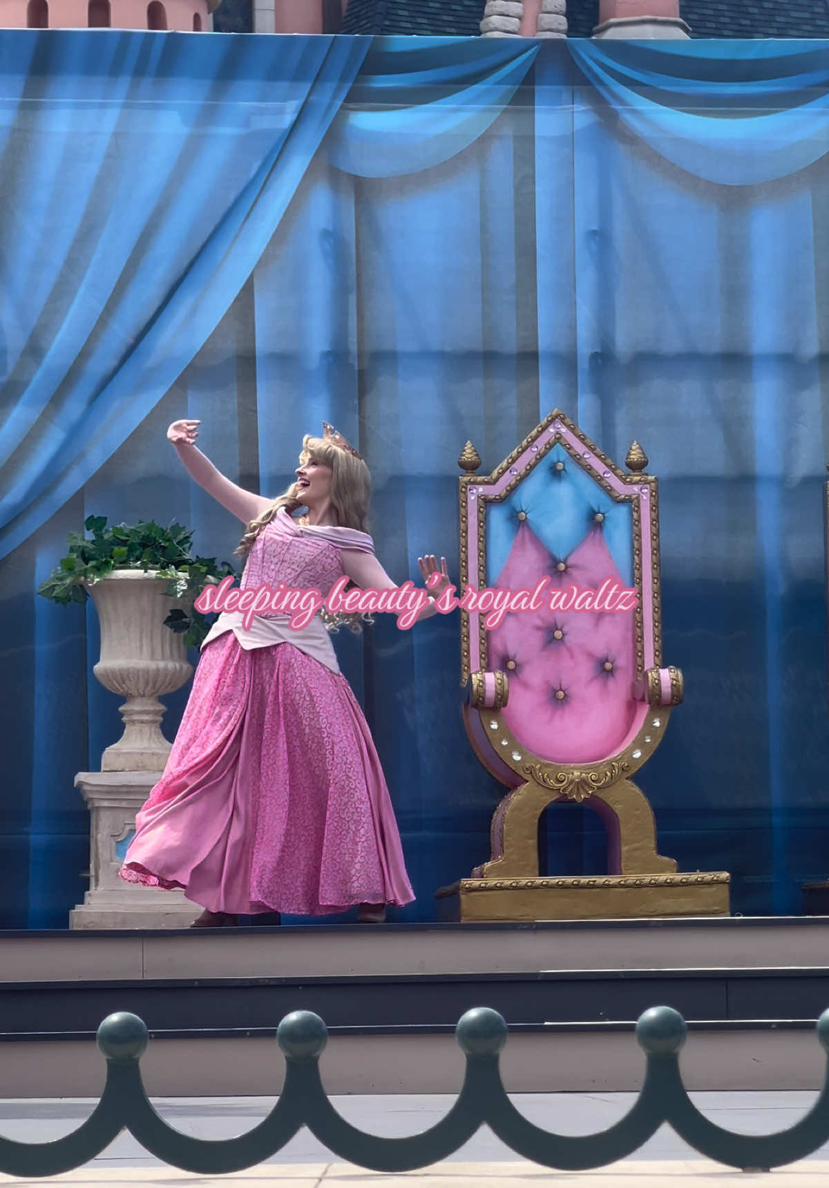 @disneyfamily