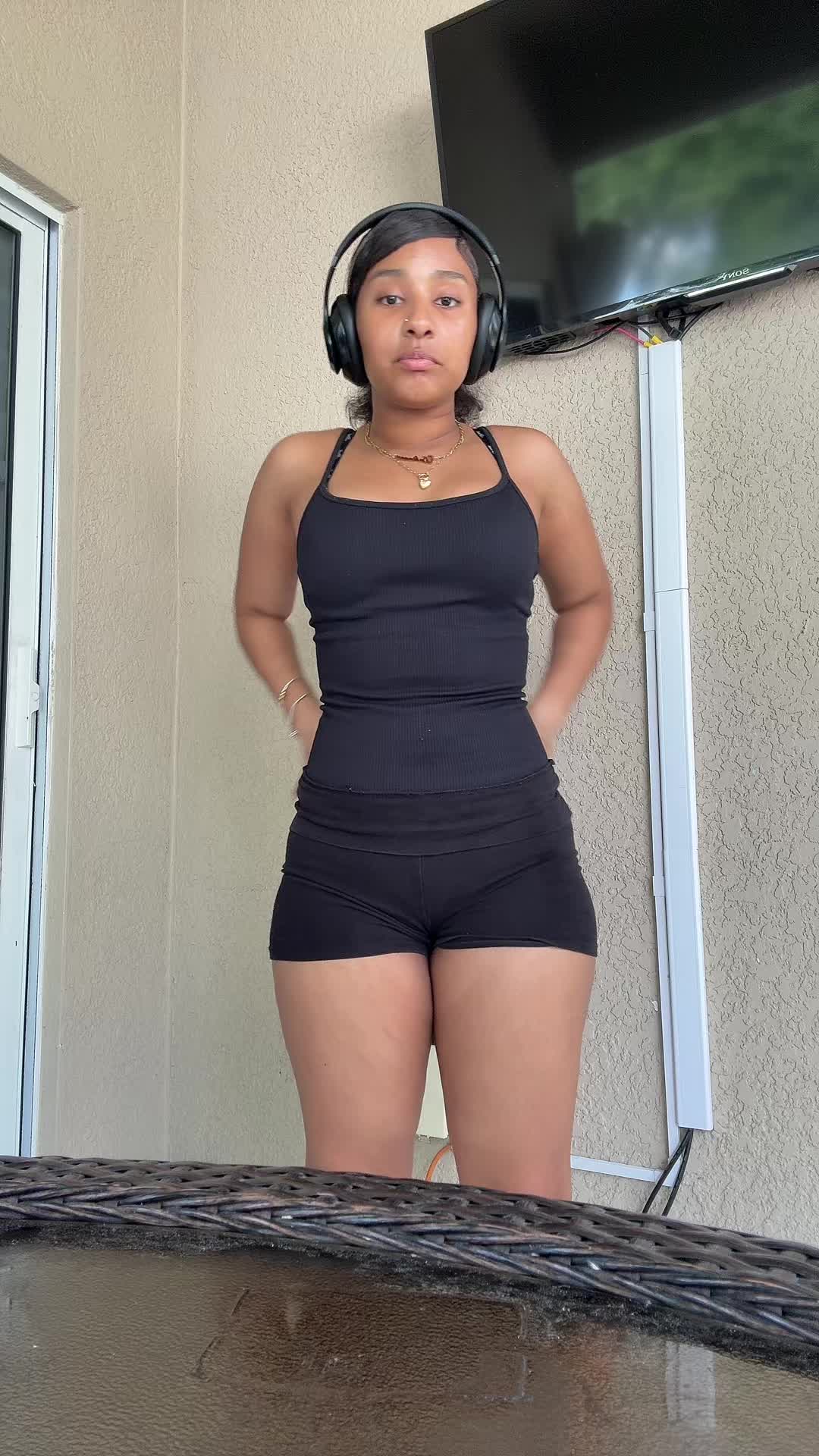 @d