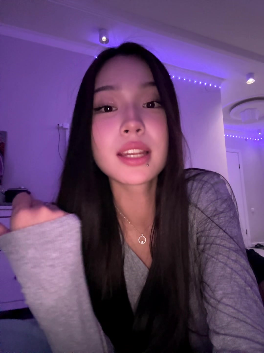@2,184.8<33