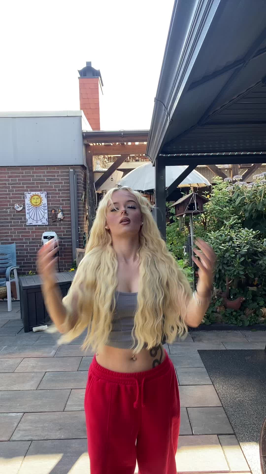 @itscelina_offical
