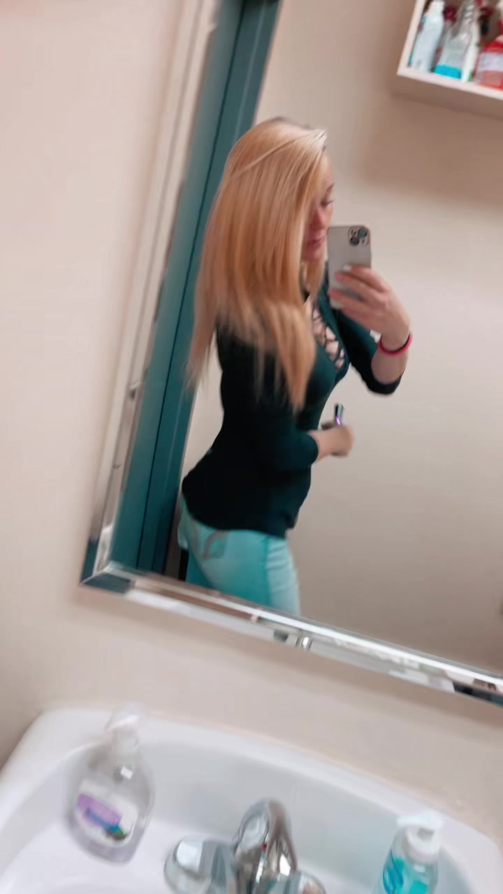 @Kayandcamsmoma17🐐🐐❤️💋