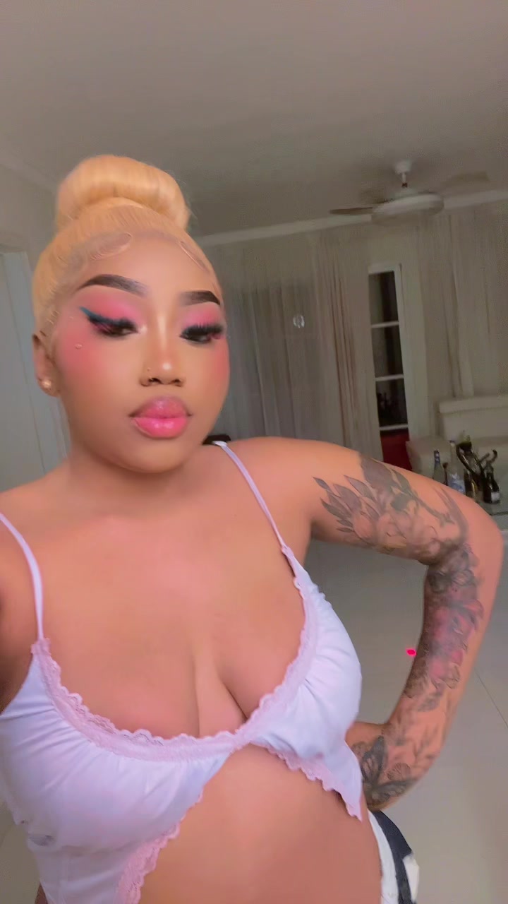 @sarah poupée bby 🧜🧜♀️🩷
