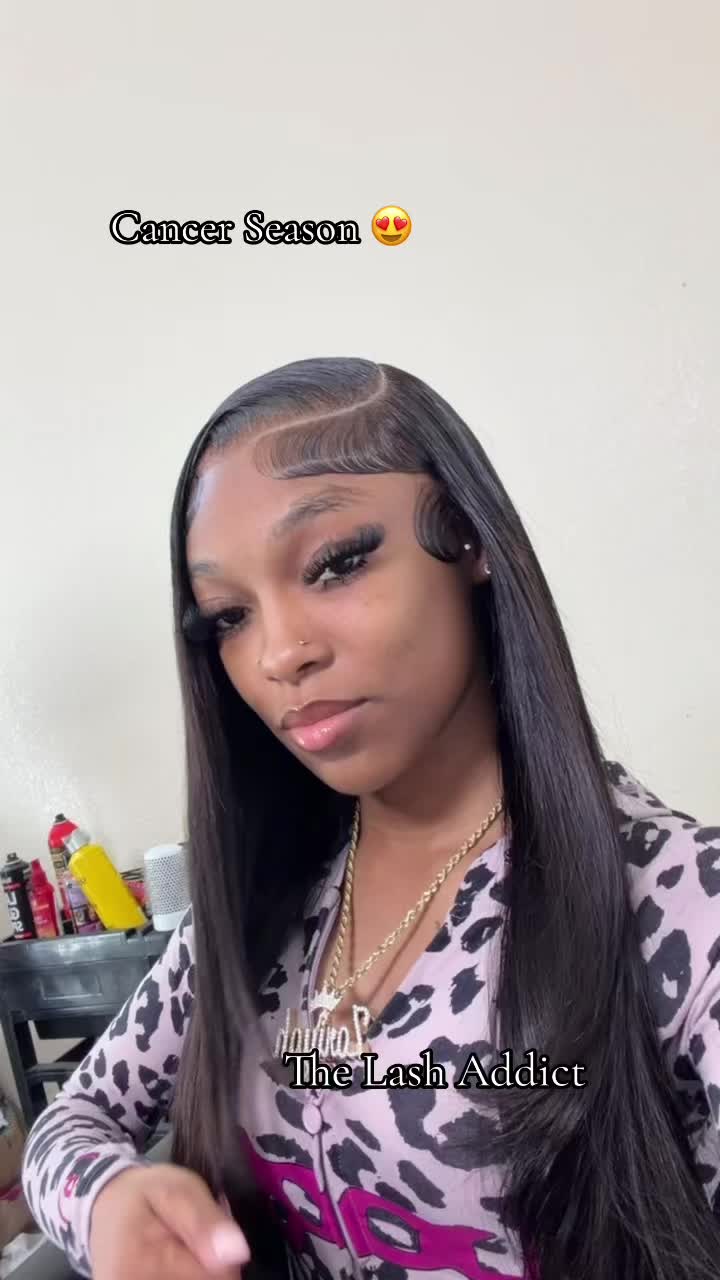 @TheeLashAddictt