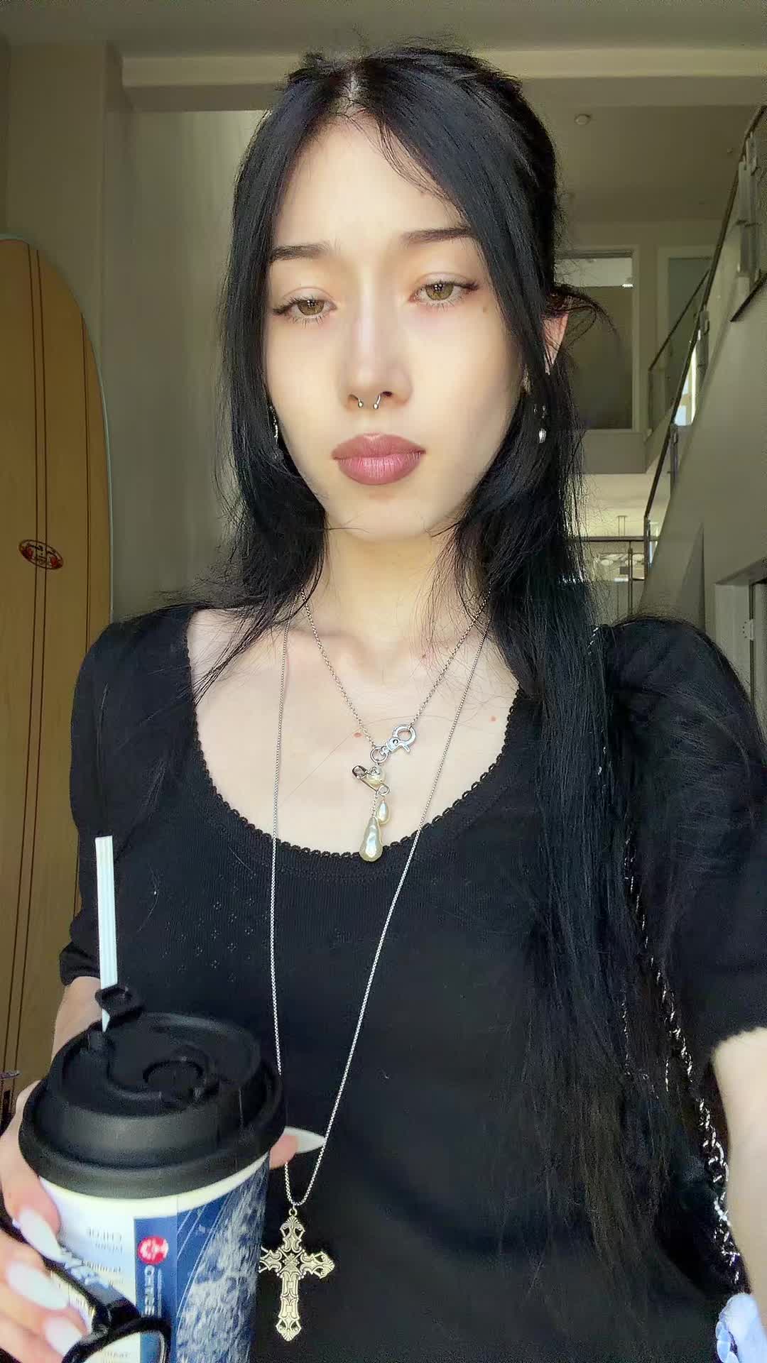 @chlöe