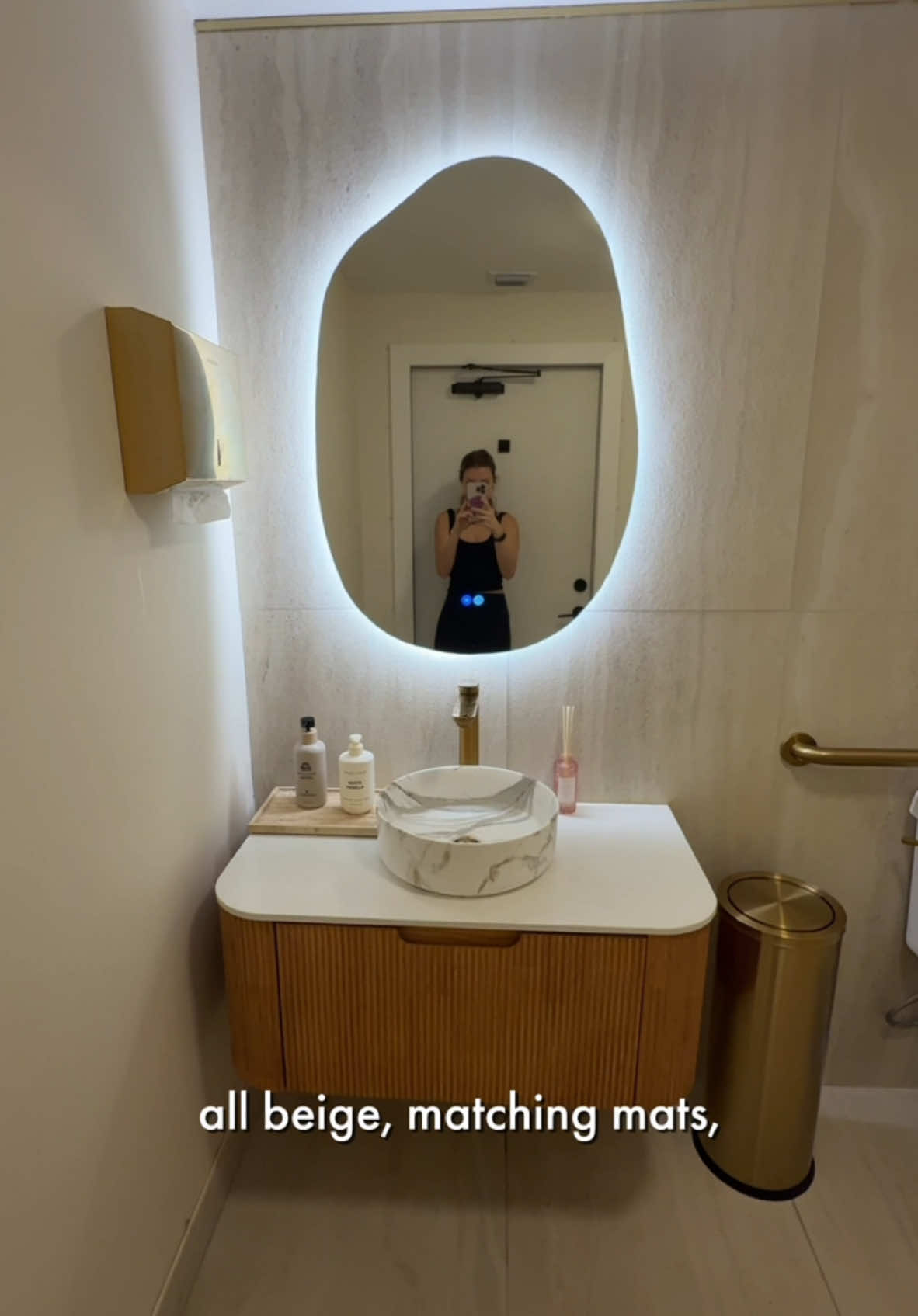@LindsYogs