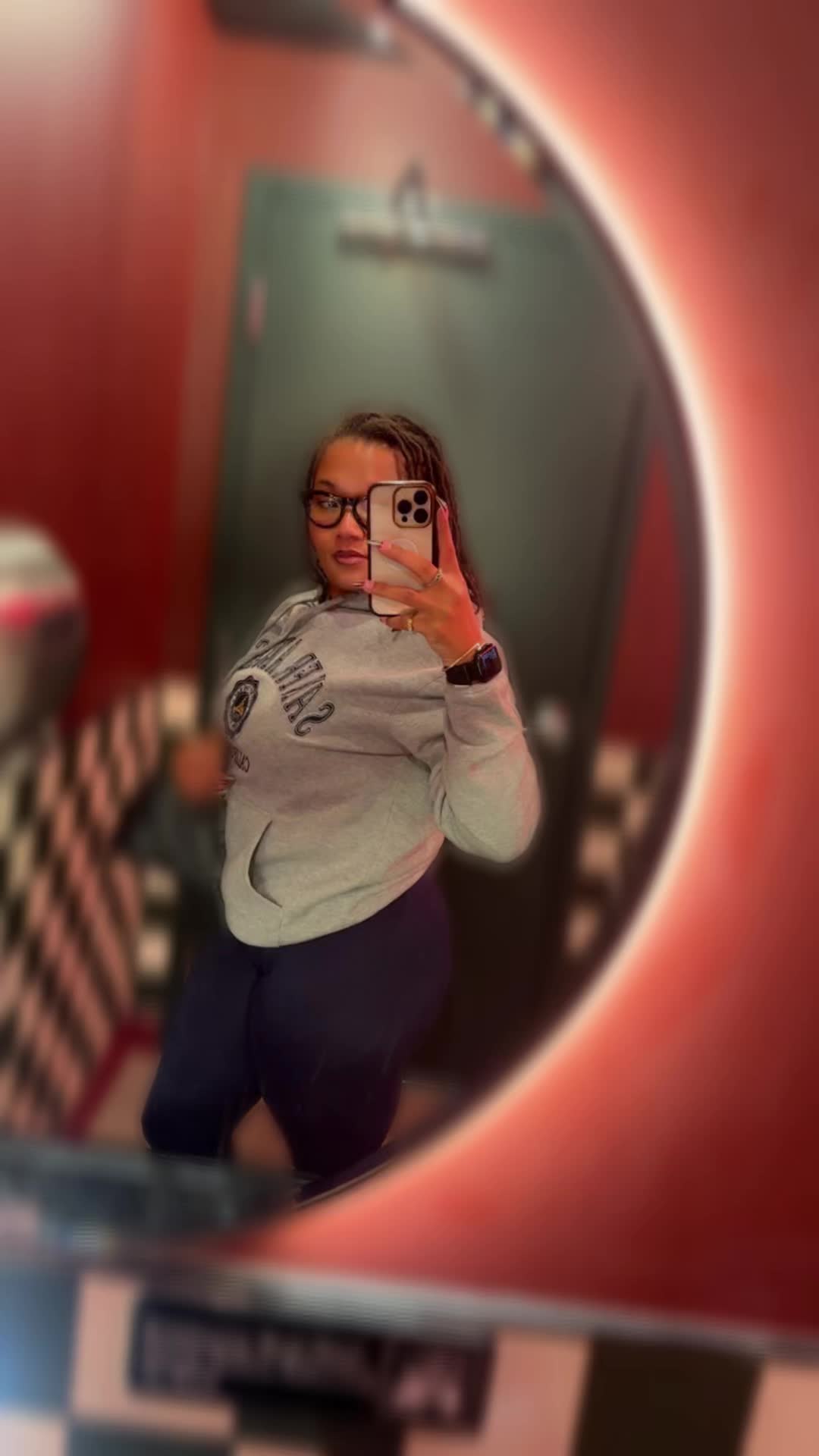 @GoldieApplebum805