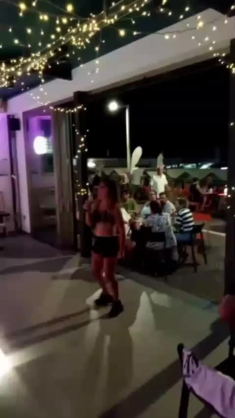 @_iamsofiax_