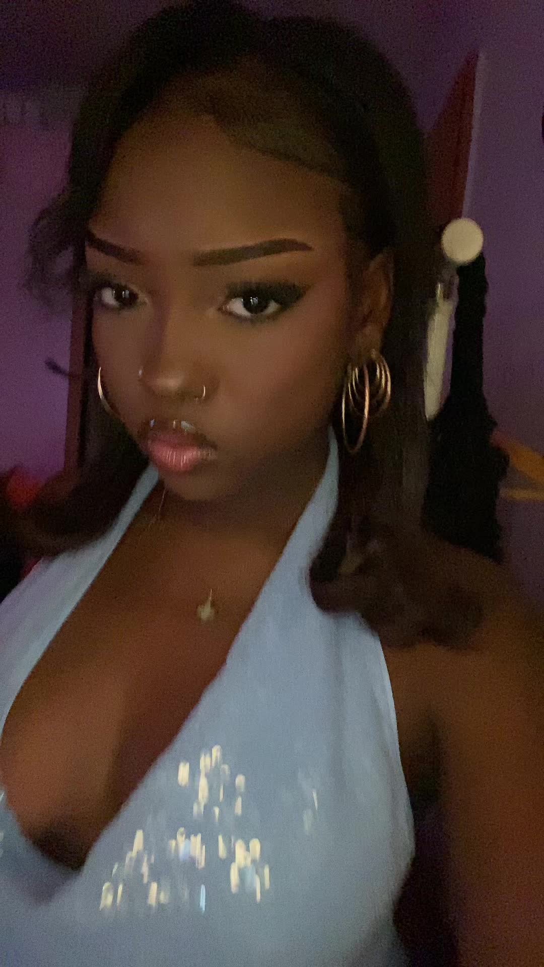@q🍫