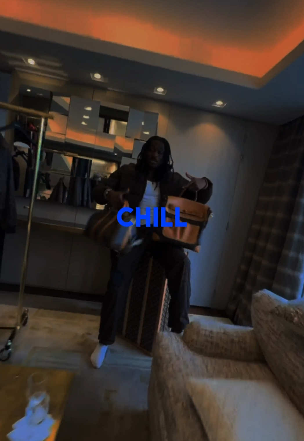 @️