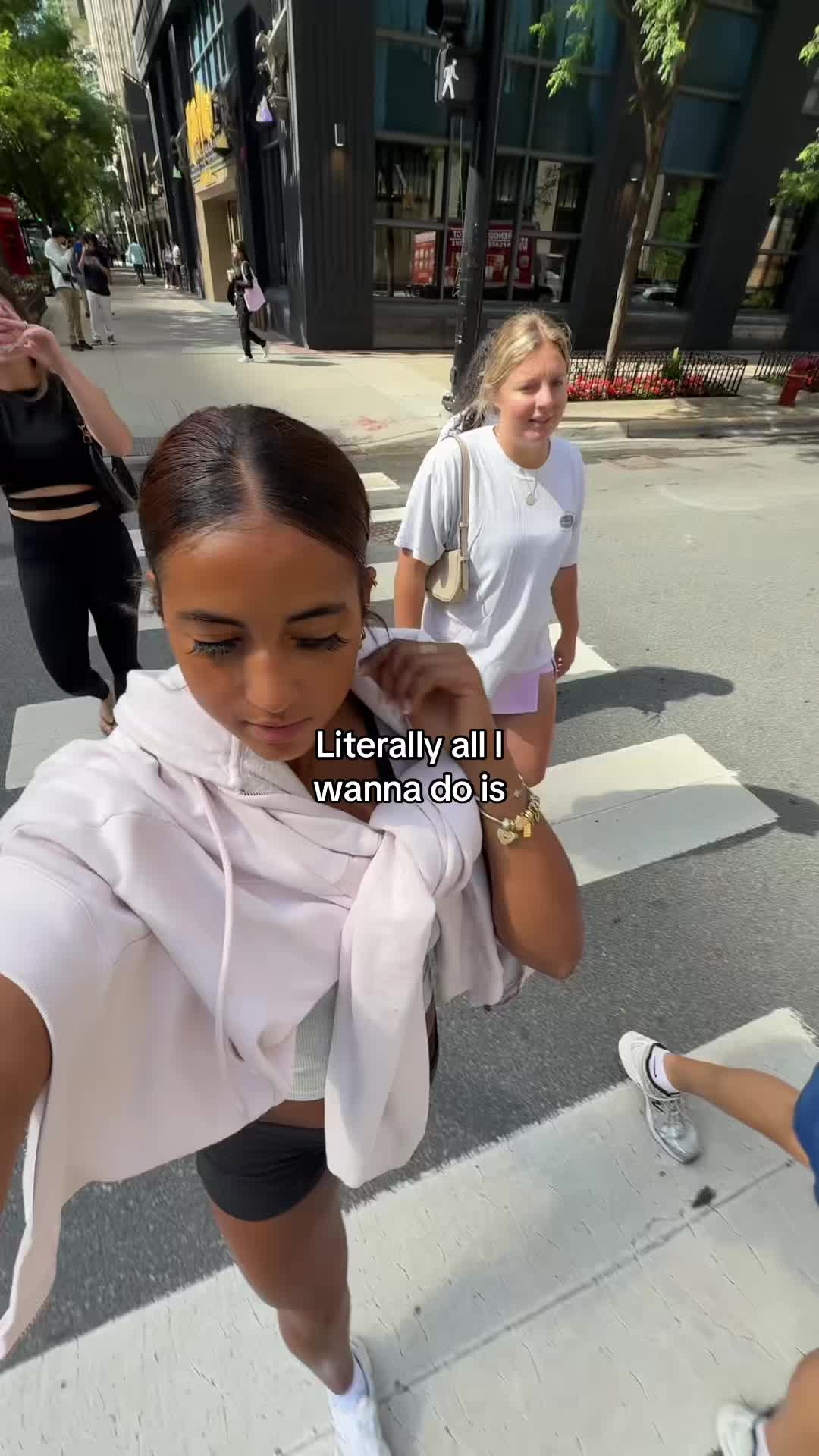 @giannaabullock