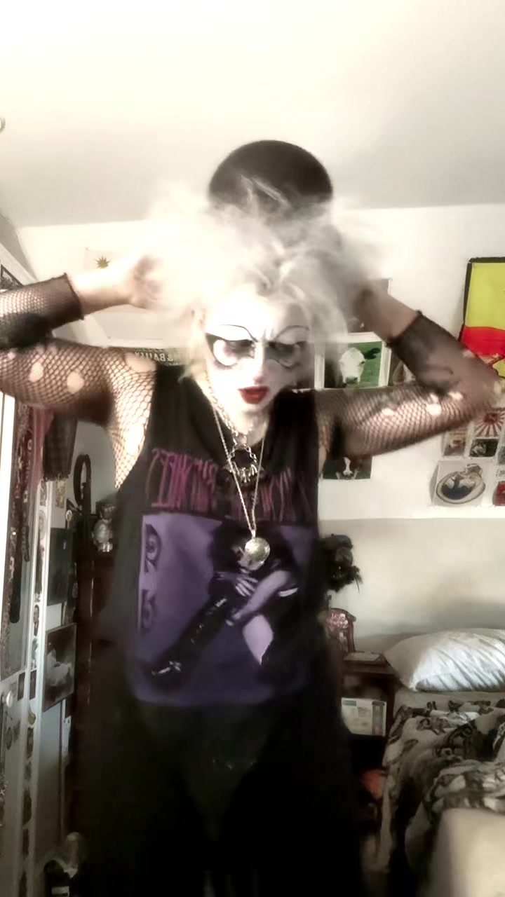 @dollygoth666