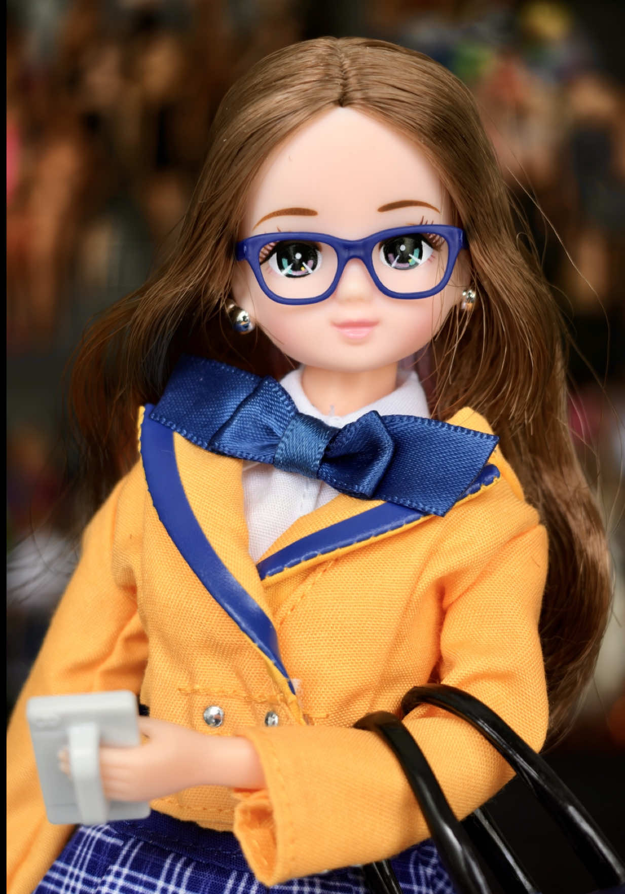 @Vin ꕤ Doll Addiction 📸
