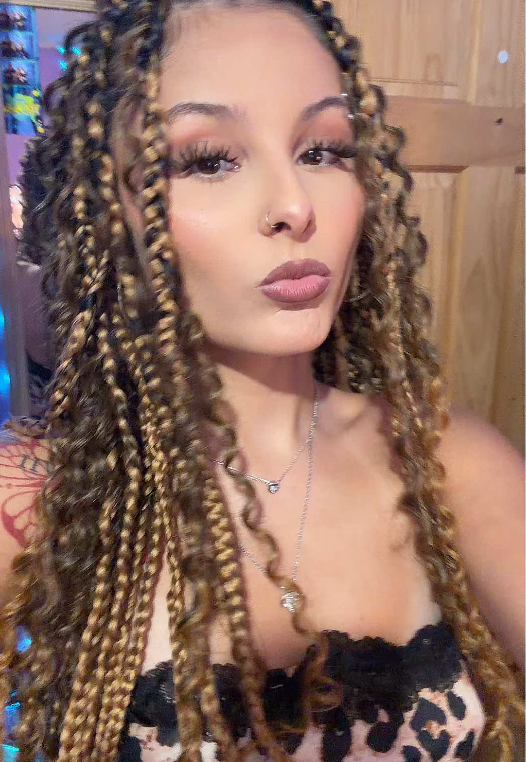 @️