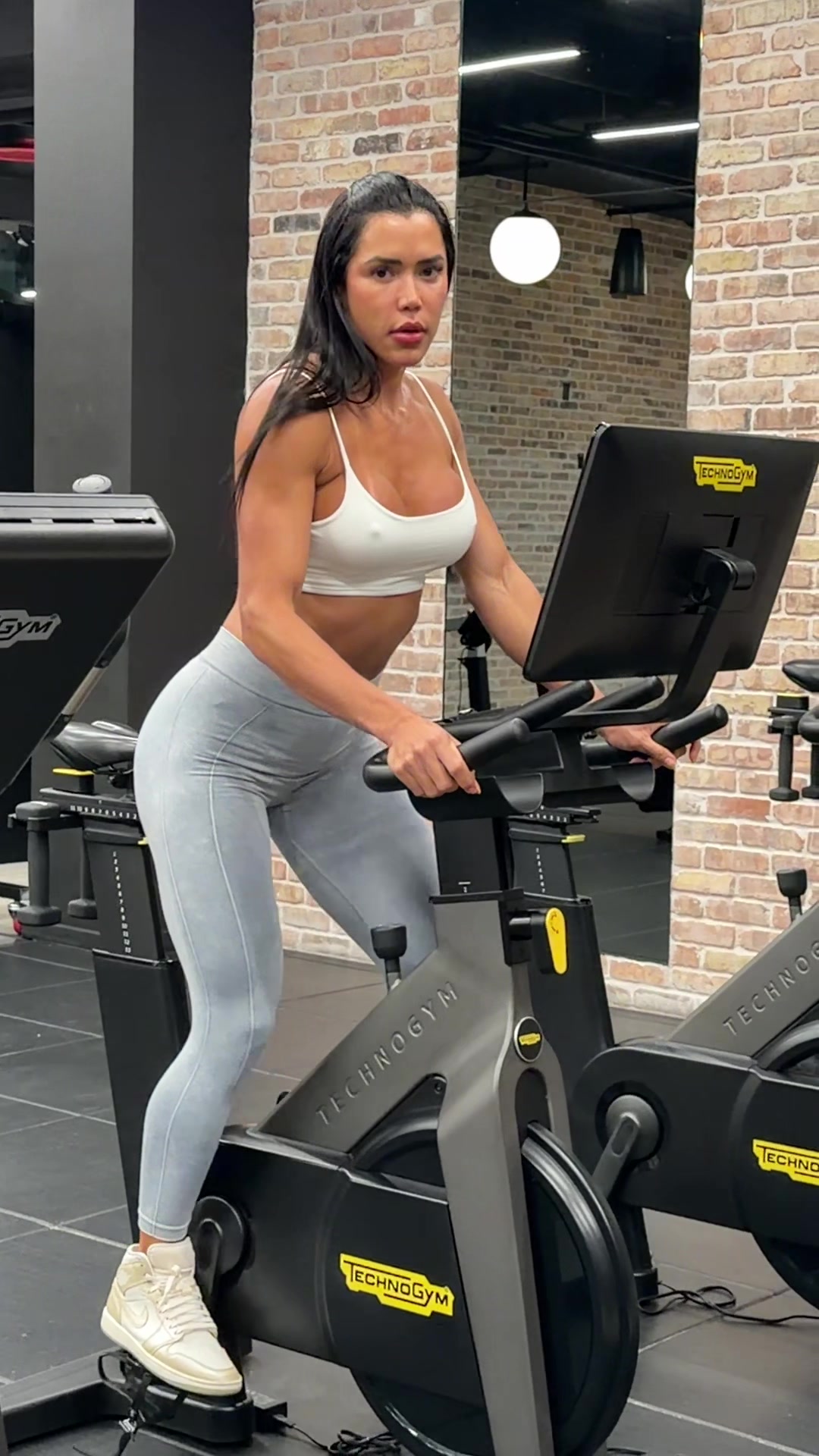 @Indi_at_the_gym