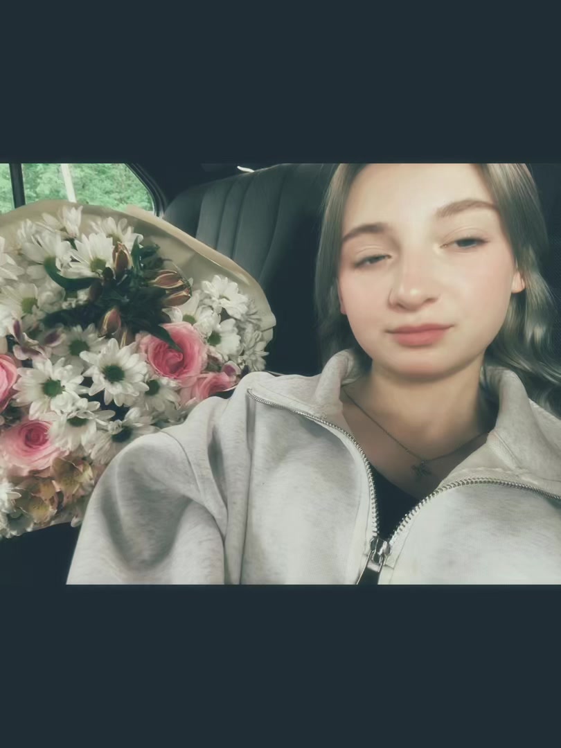@nikaaa_2510