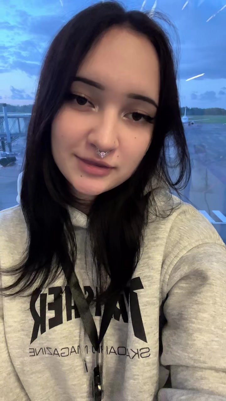 @^-^