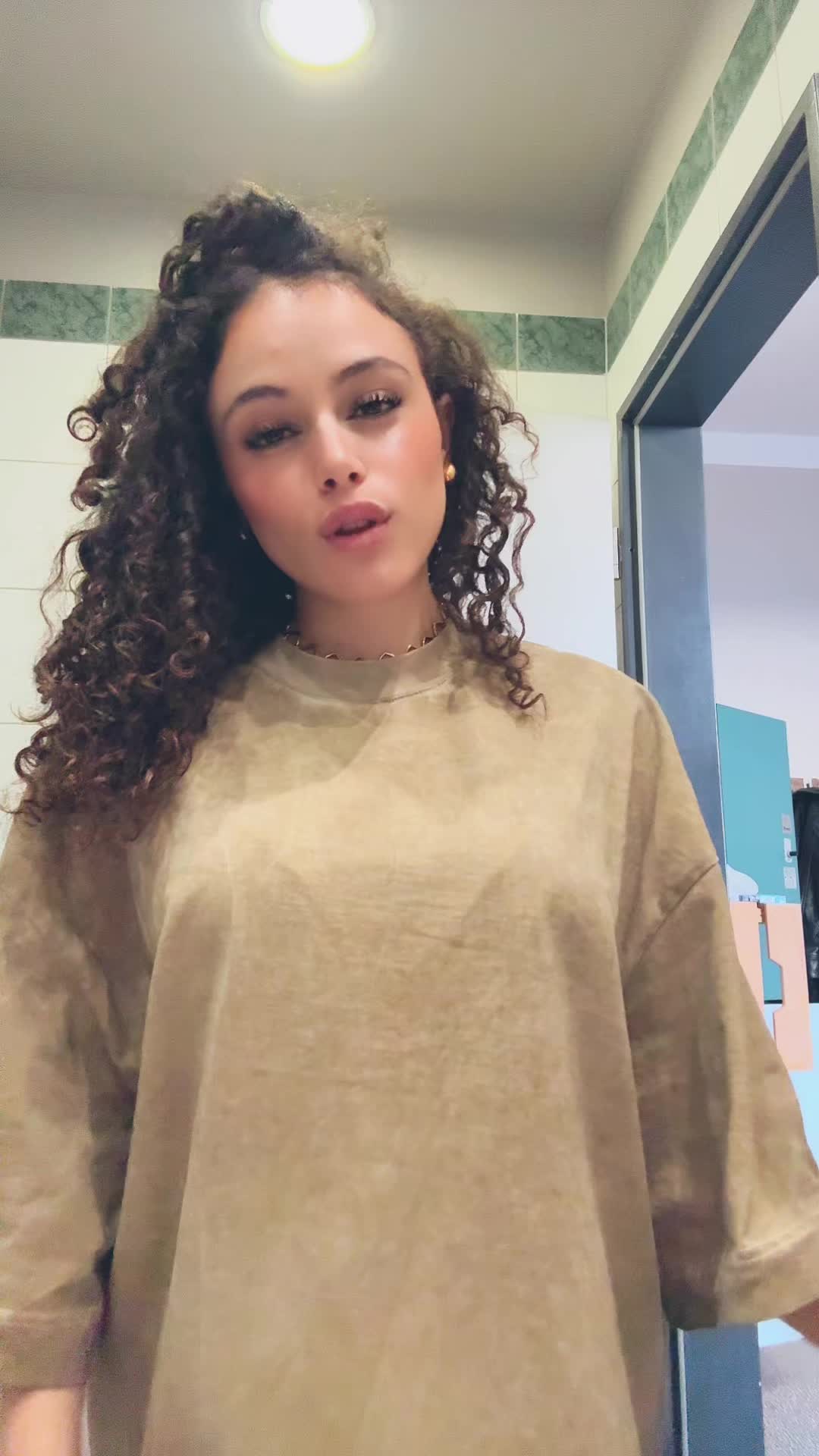 @𝑳