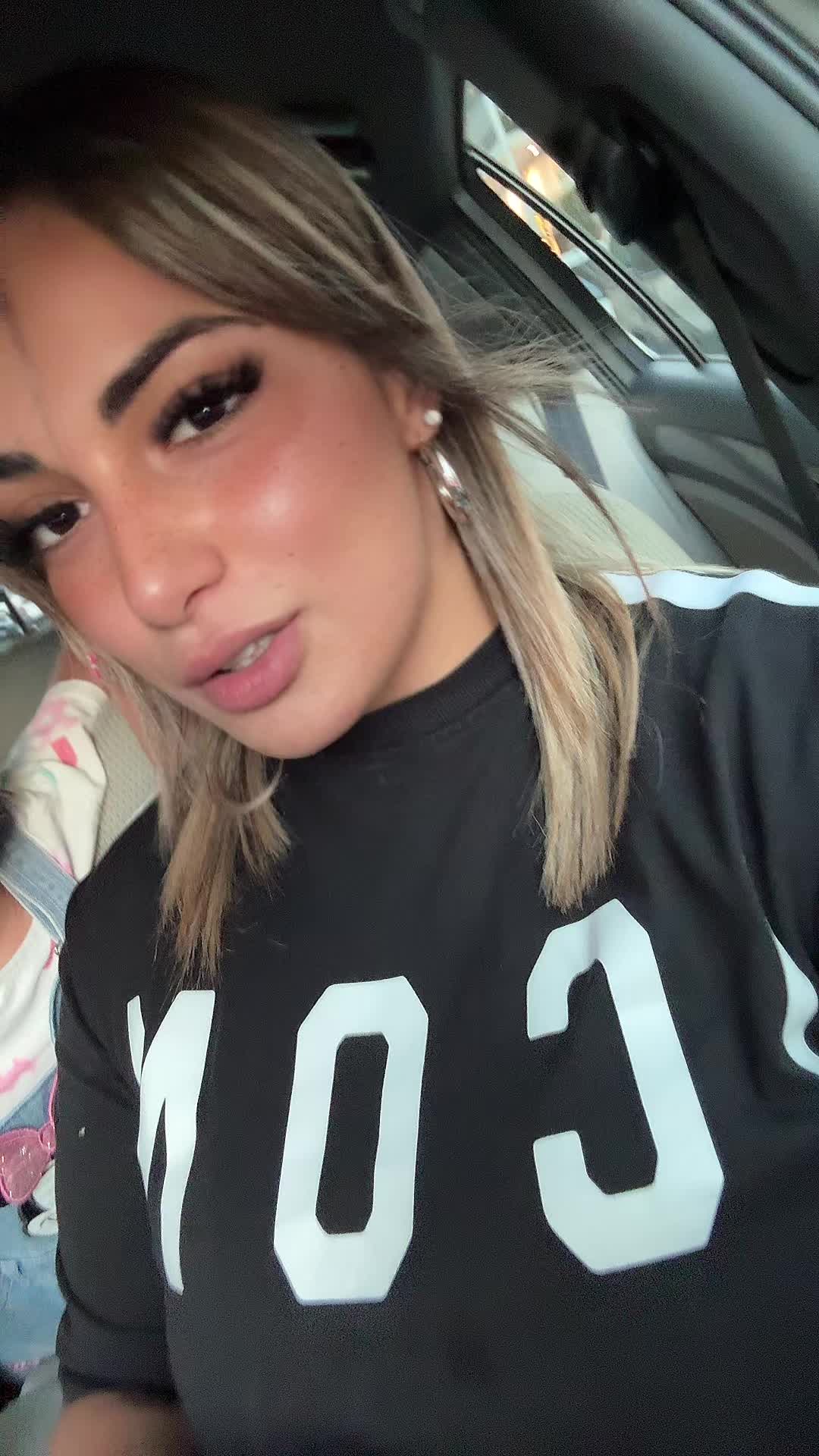 @Flaviana🌻