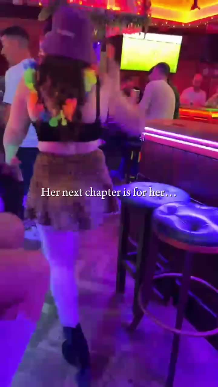 @Becca👀