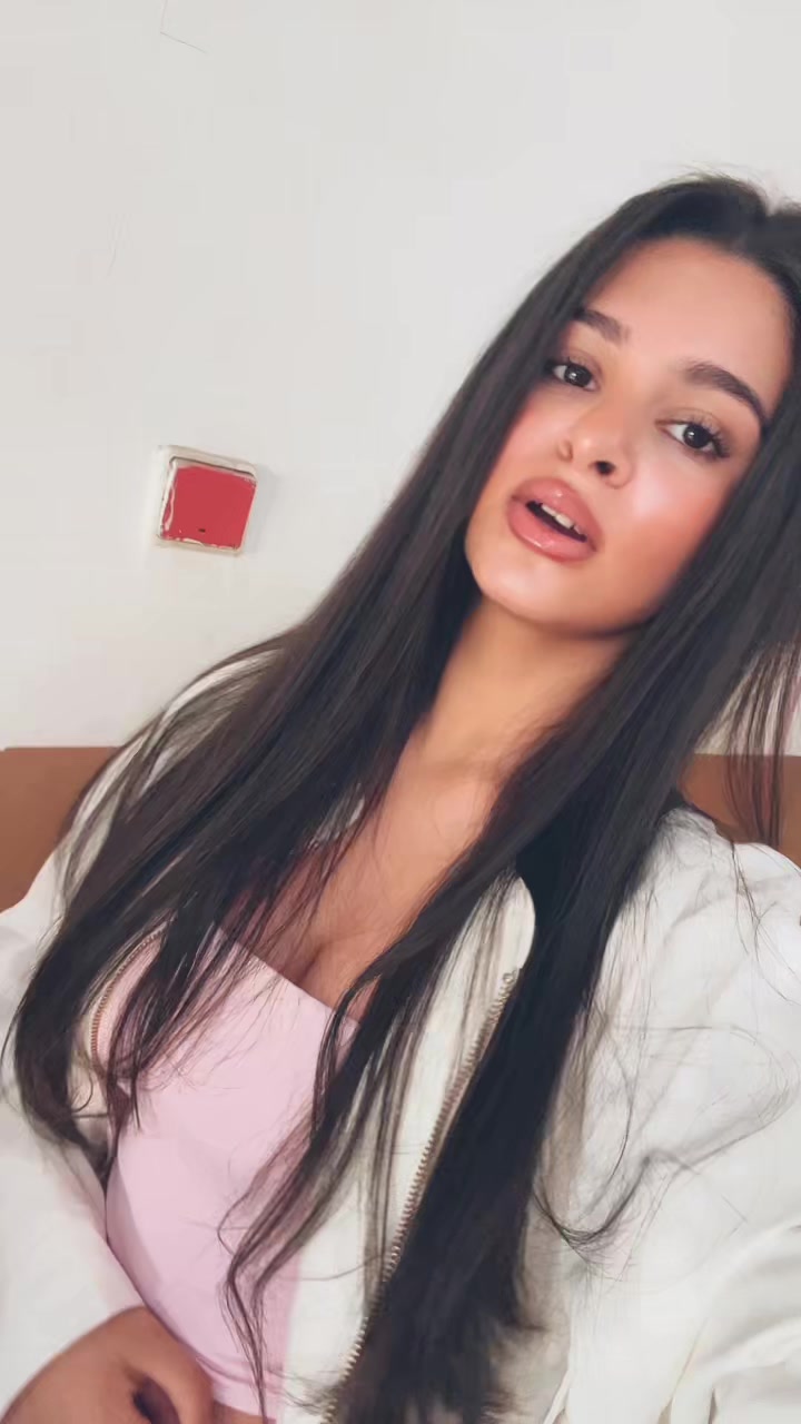 @Suzi Hristova