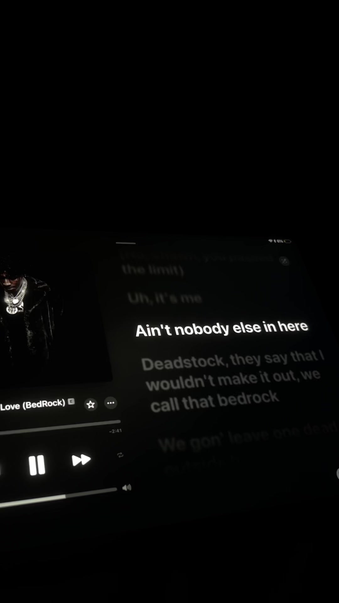 @🎧