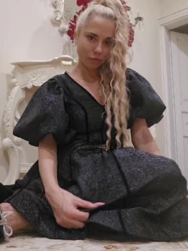 @BlondiFox