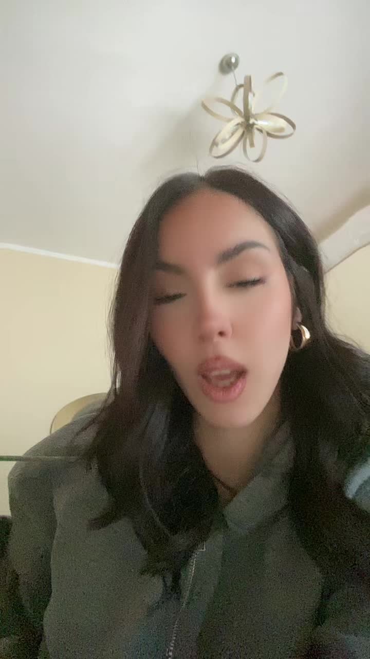 @𝖆𝖑𝖊𝖘𝖘𝖎𝖆🦋