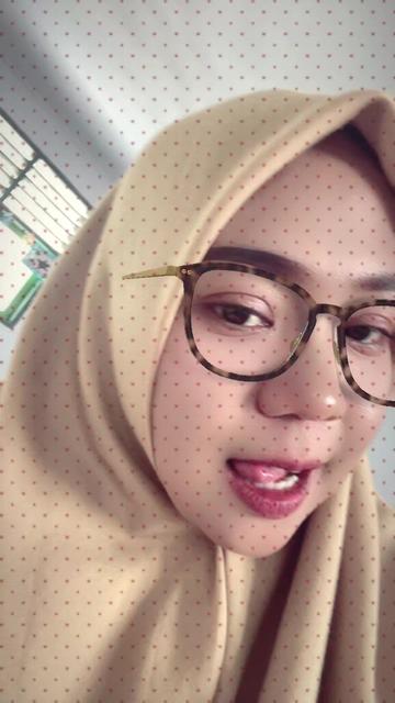 @thia_zakaria