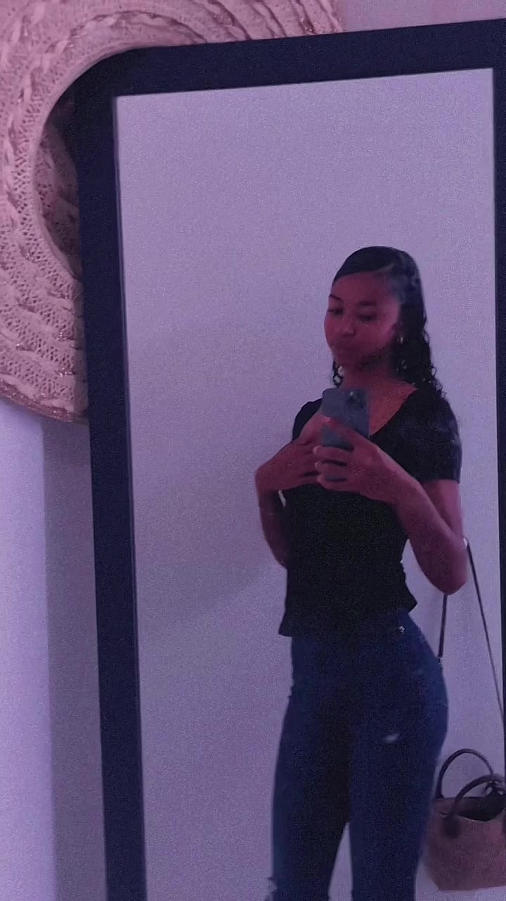 @𝚈&rsquo;🦦