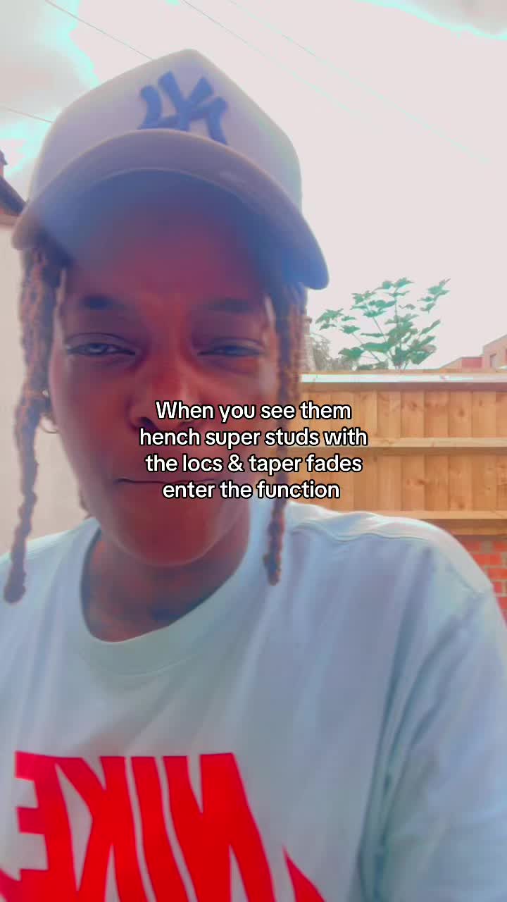 @C H E Z