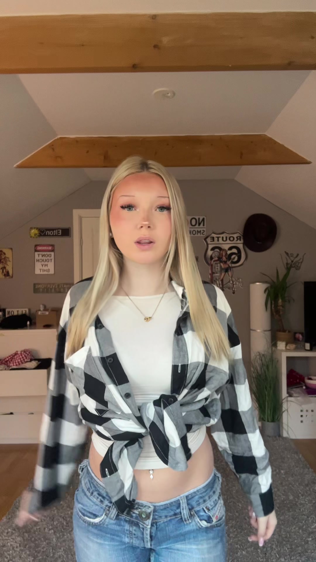 @⃟
