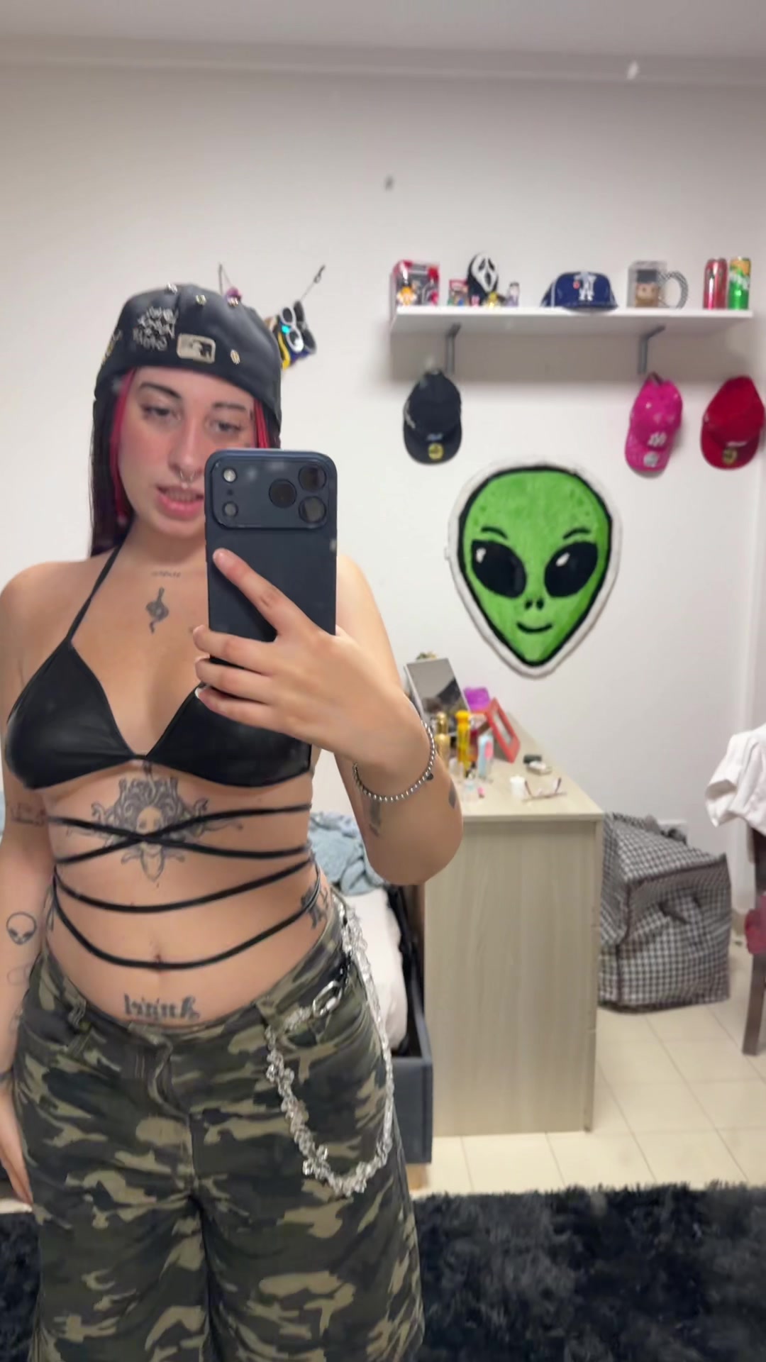 @carlottabreezy