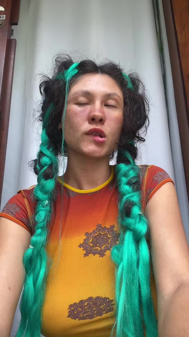 @versinimarie