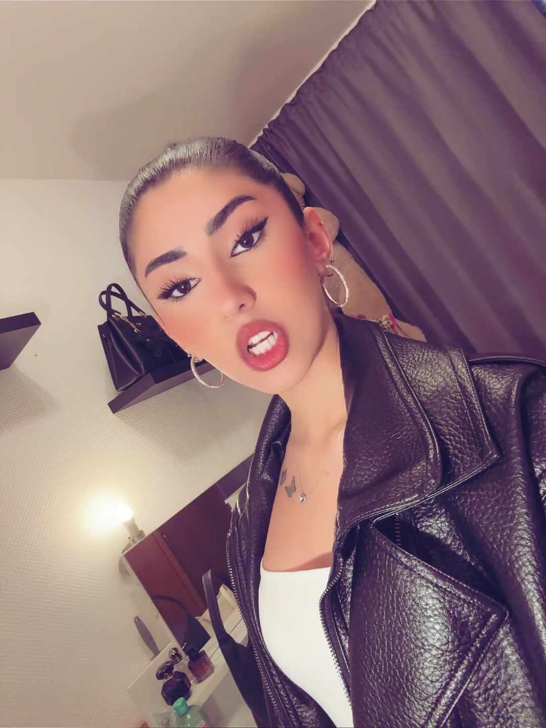 @𝚂𝙰𝚁𝙸♡