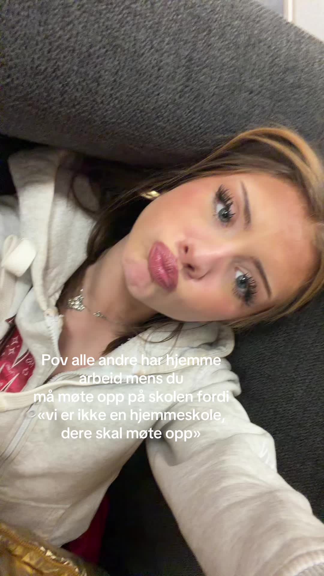 @VICTORIA GUNDERSEN