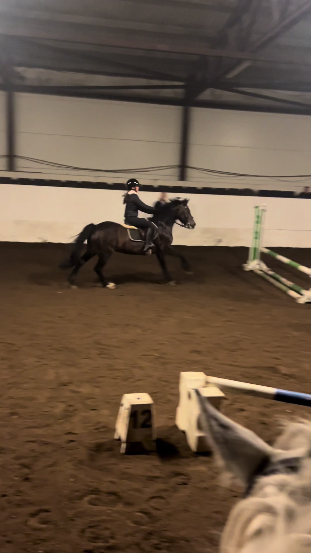 @Equi_…