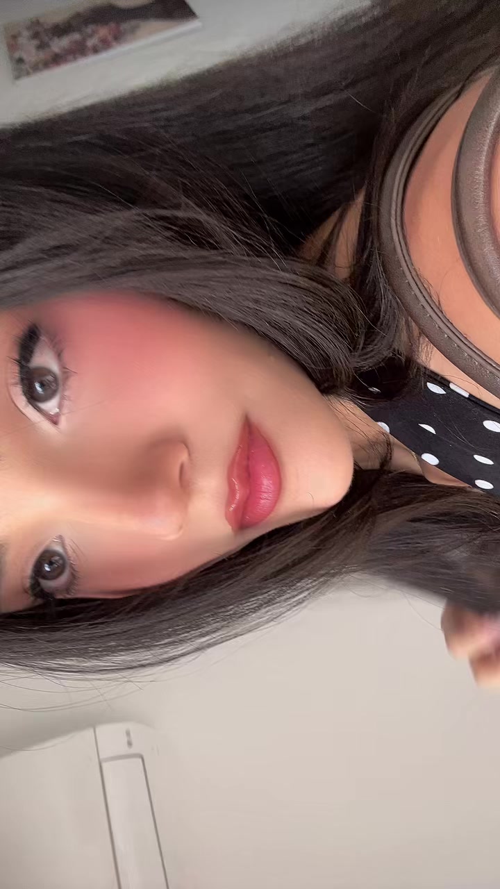 @onasis_anna