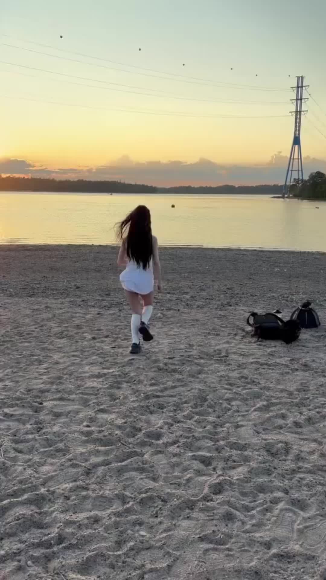 @nora valeria