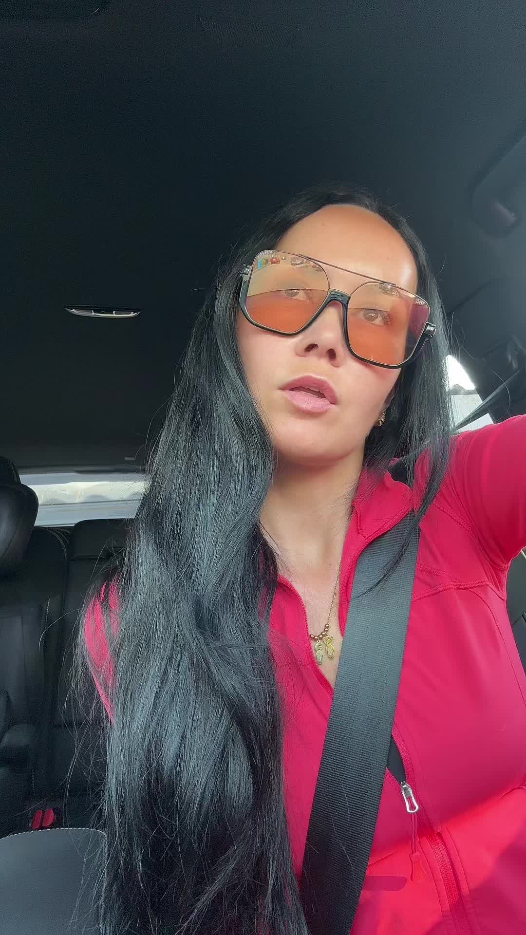 @Sabrinakinsella