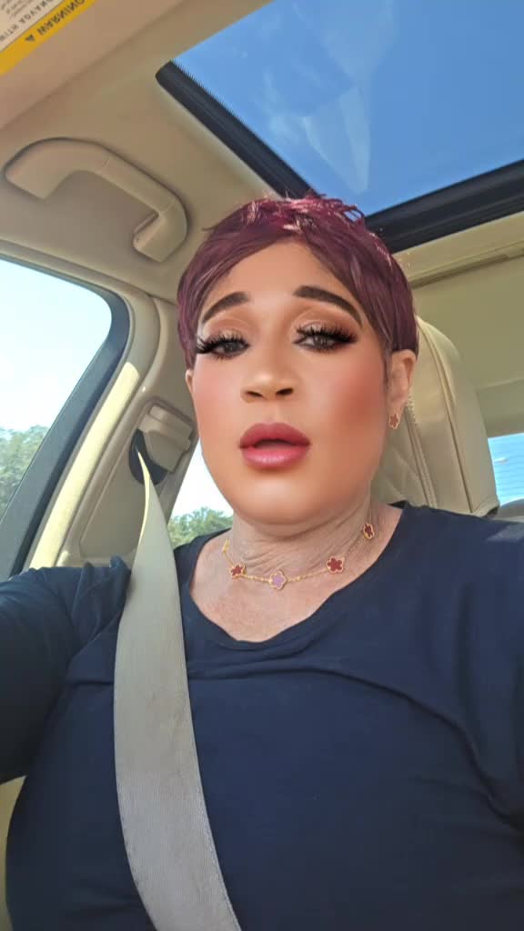 @Demi