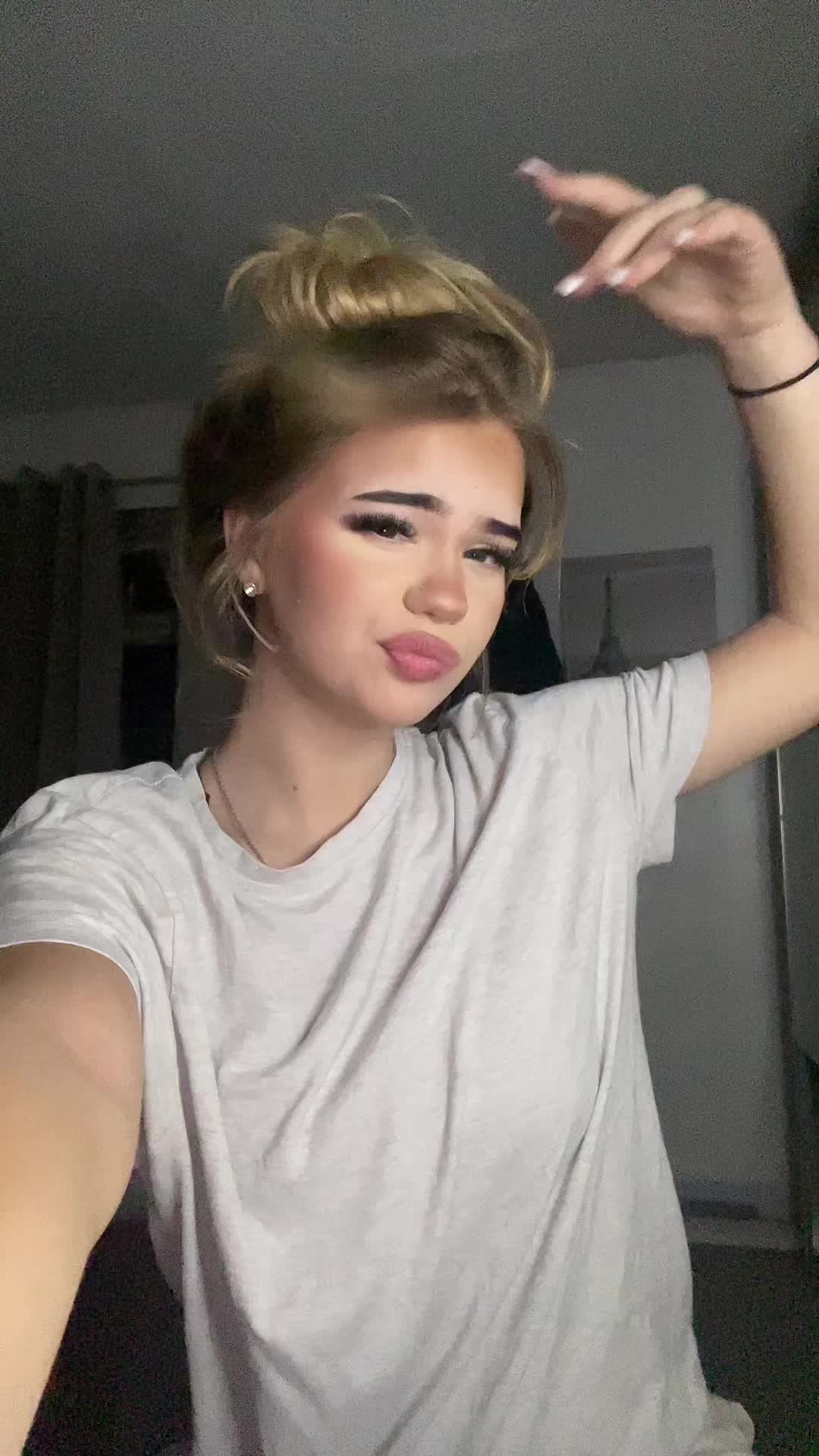 @💎𝐌𝐈𝐊𝐀 𝐁𝐑𝐎𝐎𝐊𝐒💎